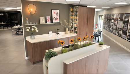Fleurs : la cuisine biosourcée de Cuisines Morel